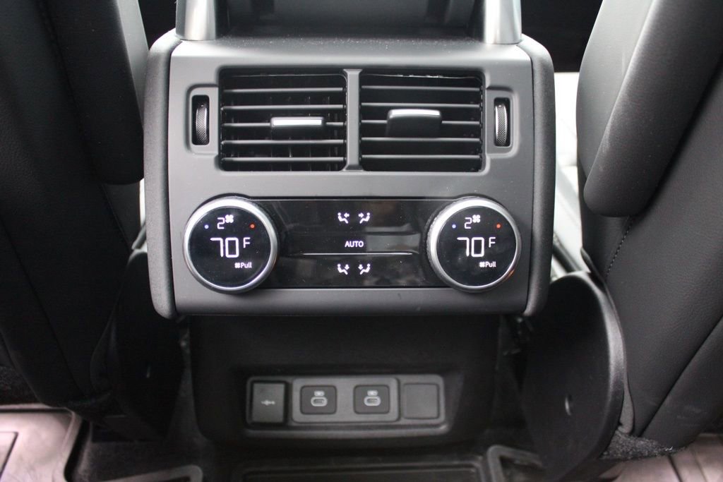 Certified 2025 Land Rover Discovery S image 30