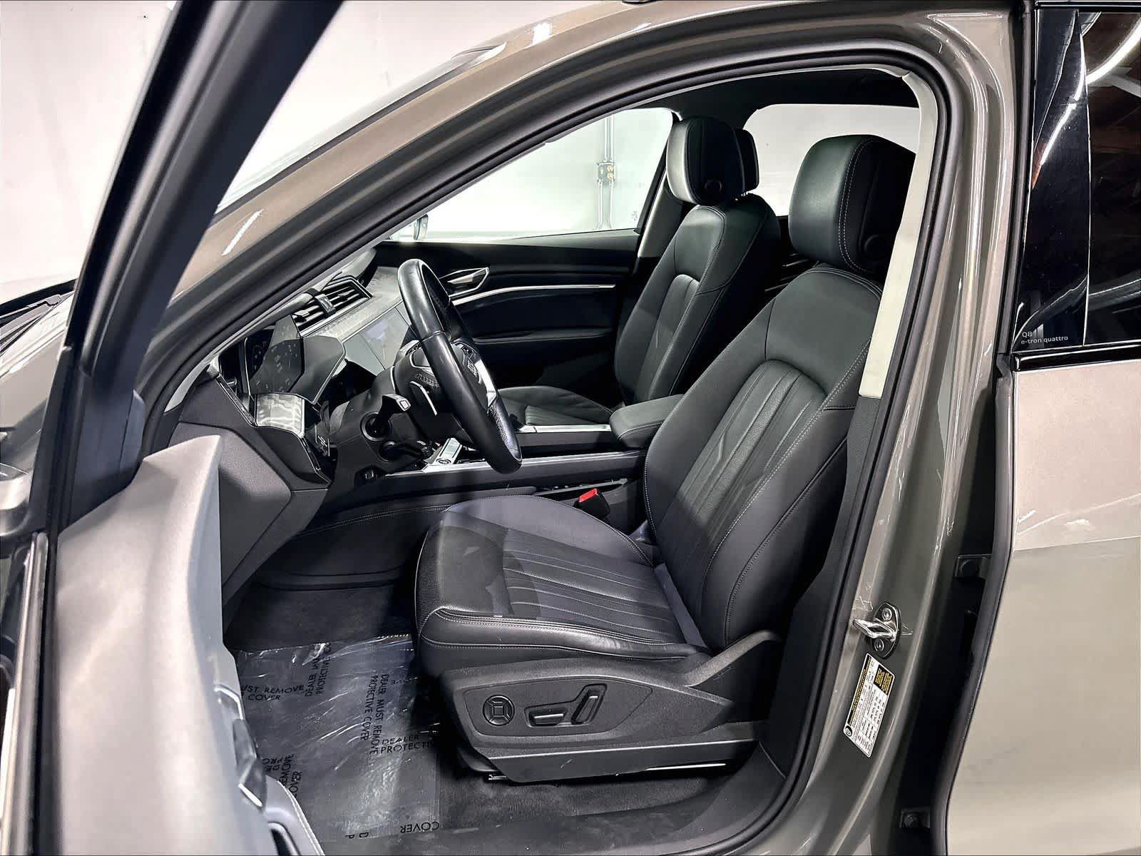Used 2024 Audi Q8 e-tron Premium Plus AWD/4WD image 27