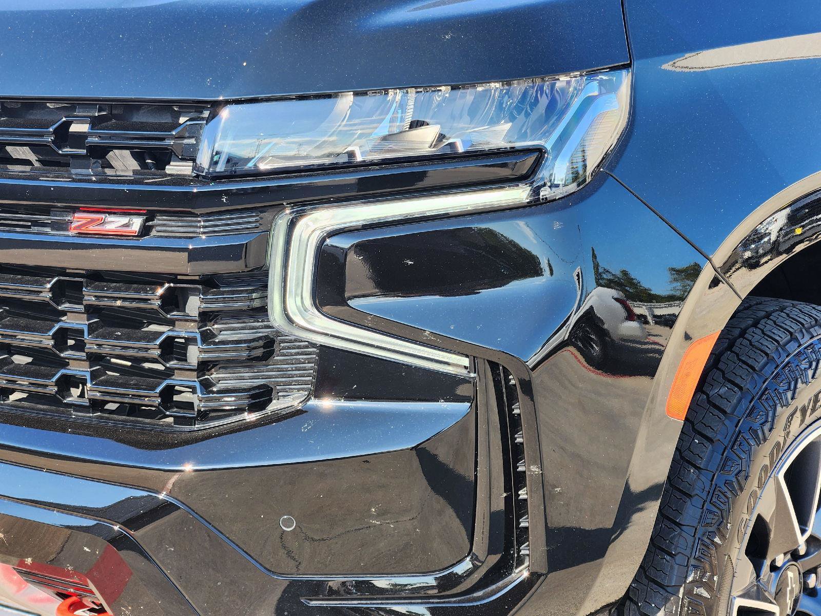 Used 2024 Chevrolet Tahoe Z71 w/ Luxury Package AWD/4WD image 8