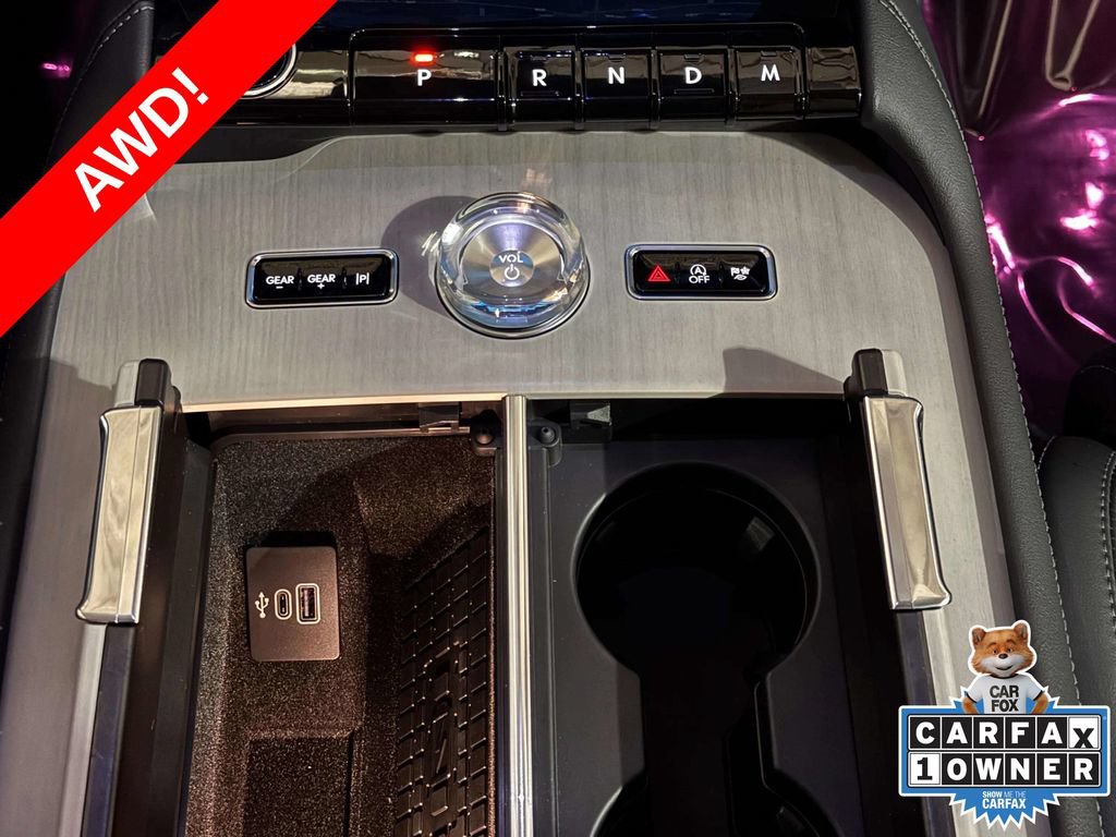 Certified 2025 Lincoln Navigator Reserve AWD/4WD image 12