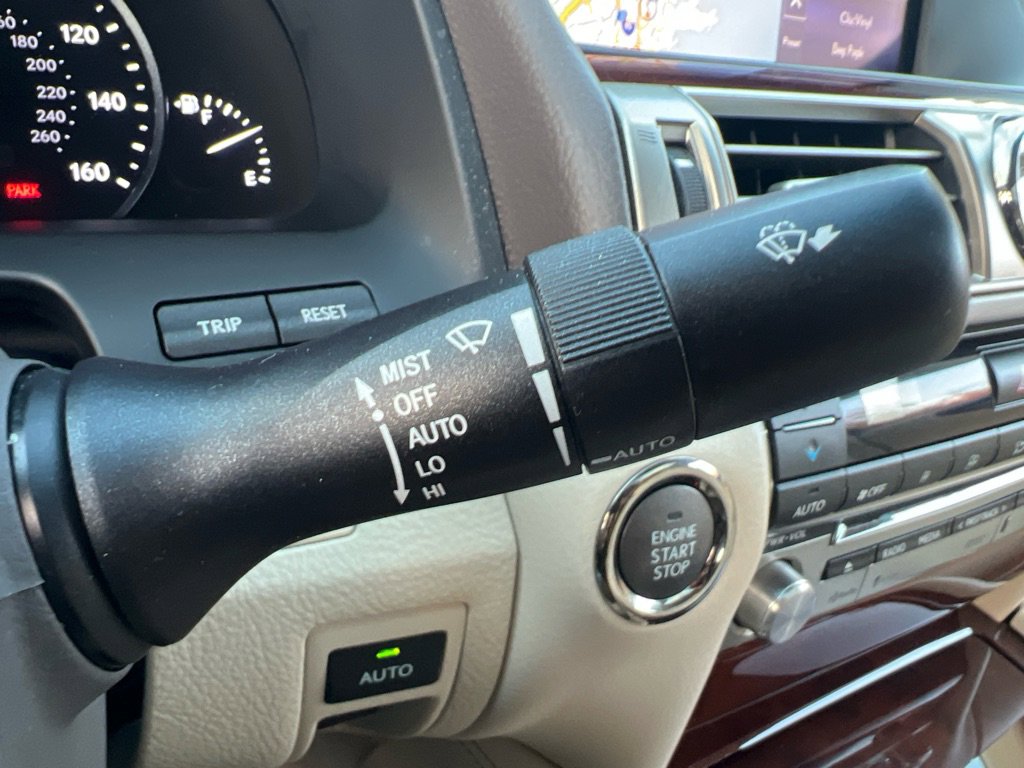 Used 2015 Lexus LS 460 image 21