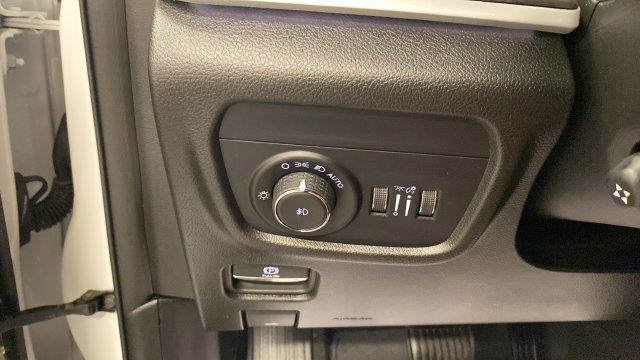 Used 2023 Jeep Grand Cherokee L Limited w/ Luxury Tech Group II AWD/4WD image 25