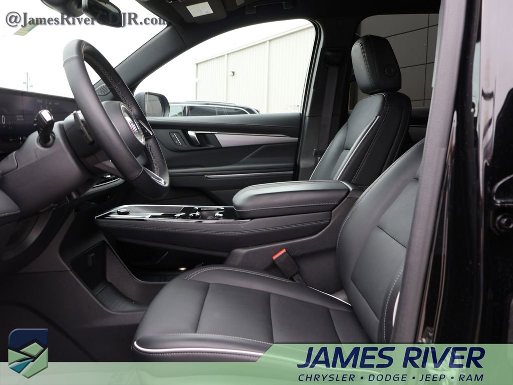 Used 2025 Buick Enclave Preferred image 24