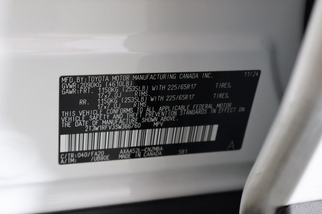 Used 2025 Toyota RAV4 XLE FWD image 38