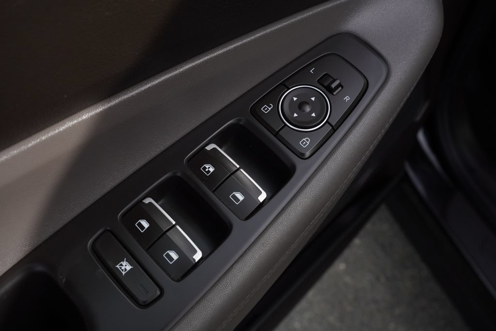 Used 2020 Hyundai Santa Fe SE FWD image 16