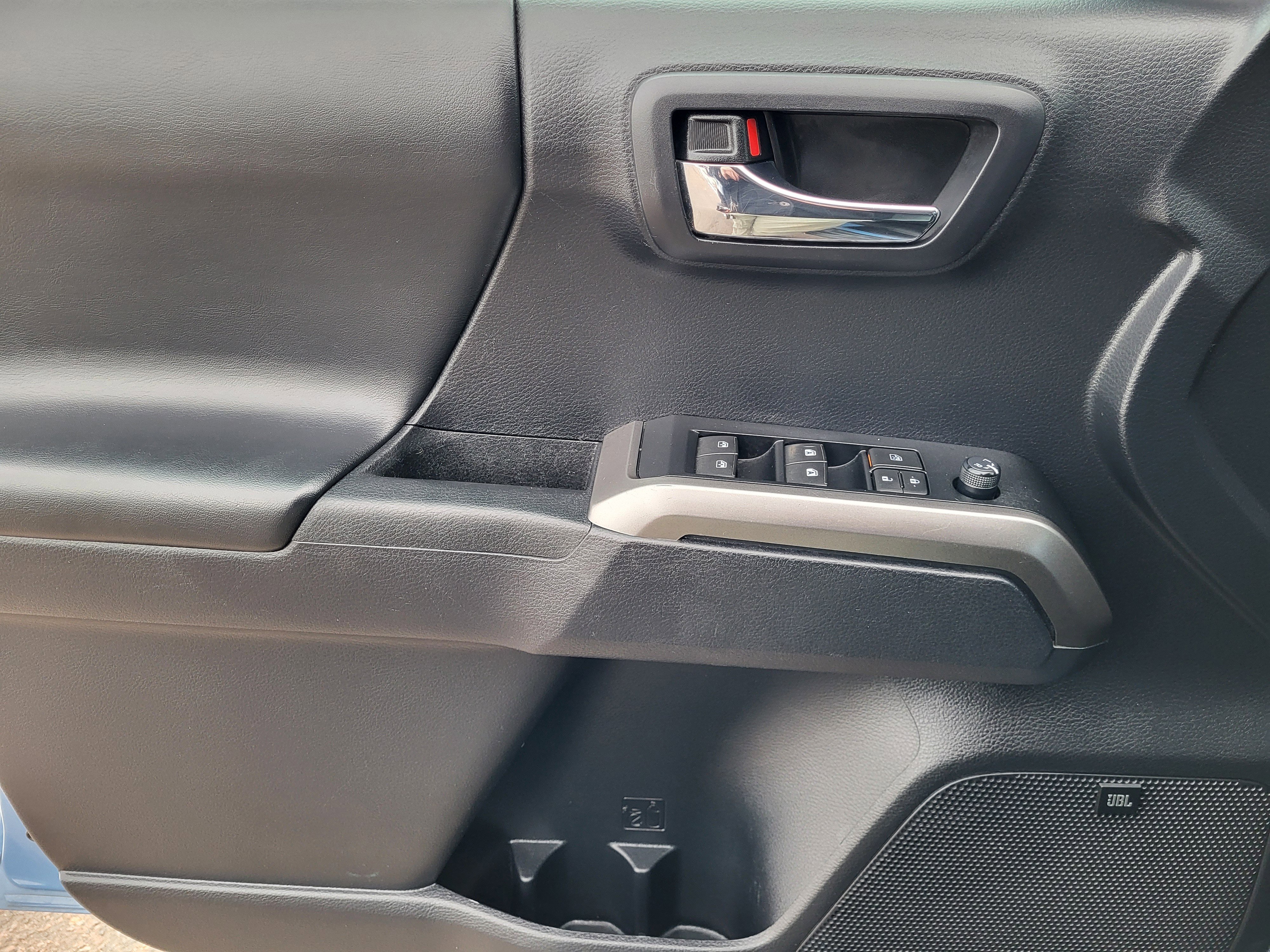 Used 2019 Toyota Tacoma SR5 image 6