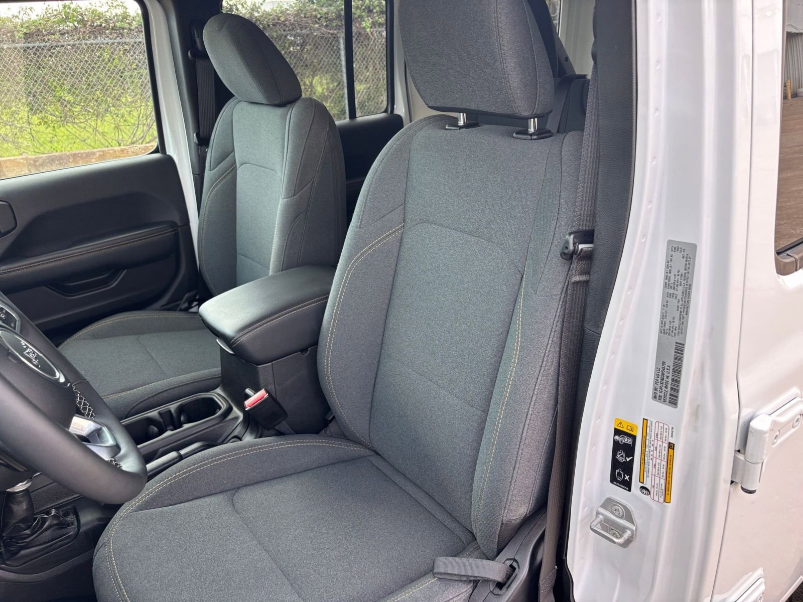 Used 2025 Jeep Wrangler Sahara image 35