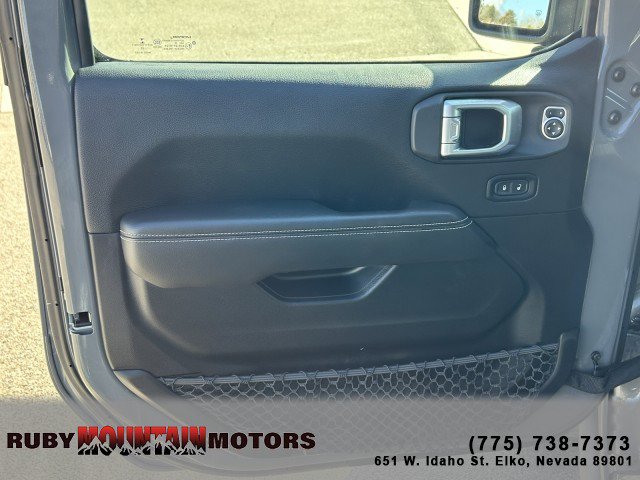 Used 2020 Jeep Wrangler Unlimited Sahara image 9