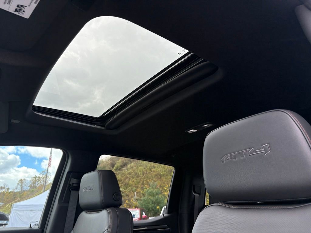 New 2025 GMC Sierra 1500 AT4 w/ AT4 Premium Package image 11