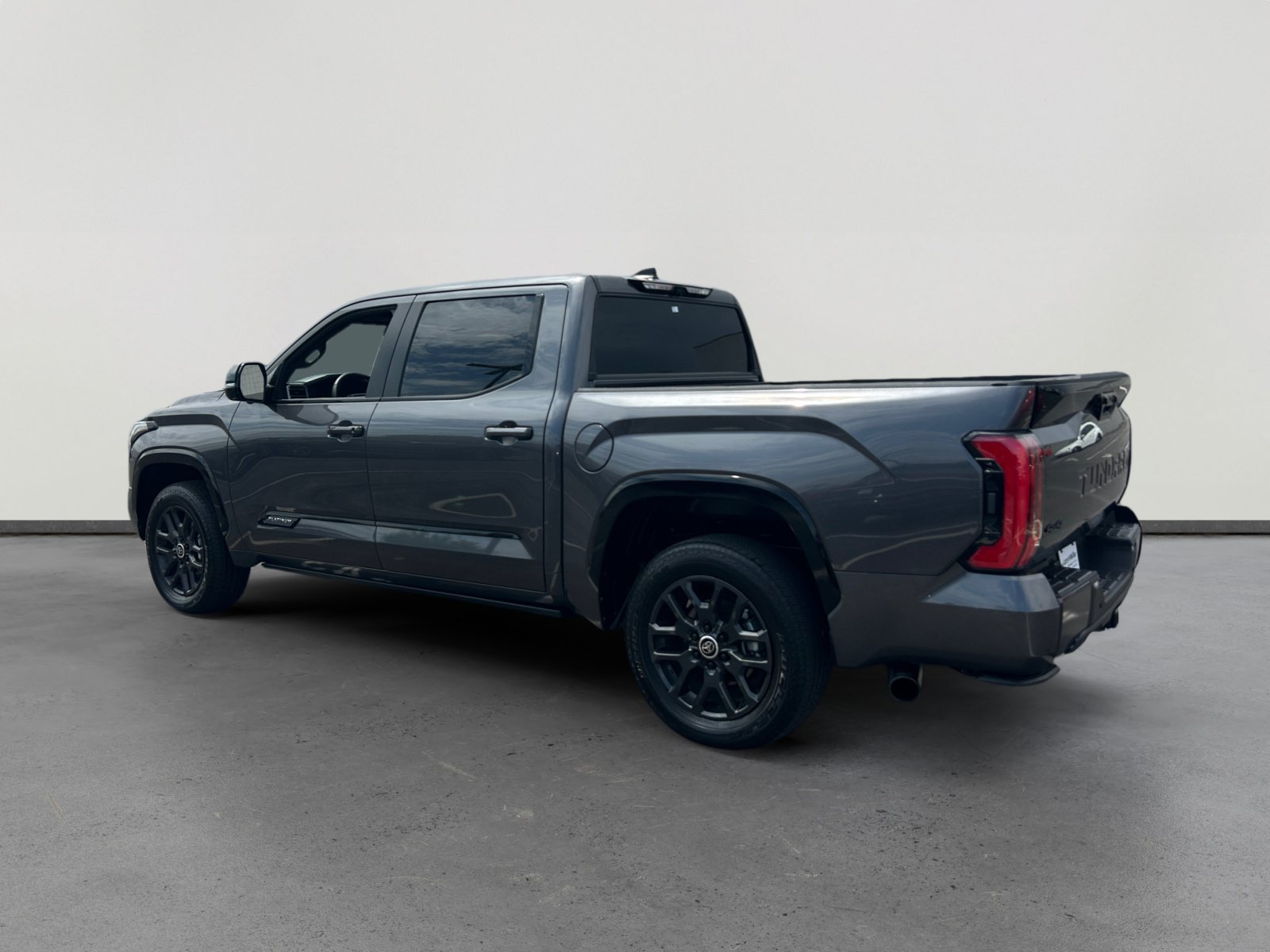 Used 2024 Toyota Tundra Platinum AWD/4WD image 3