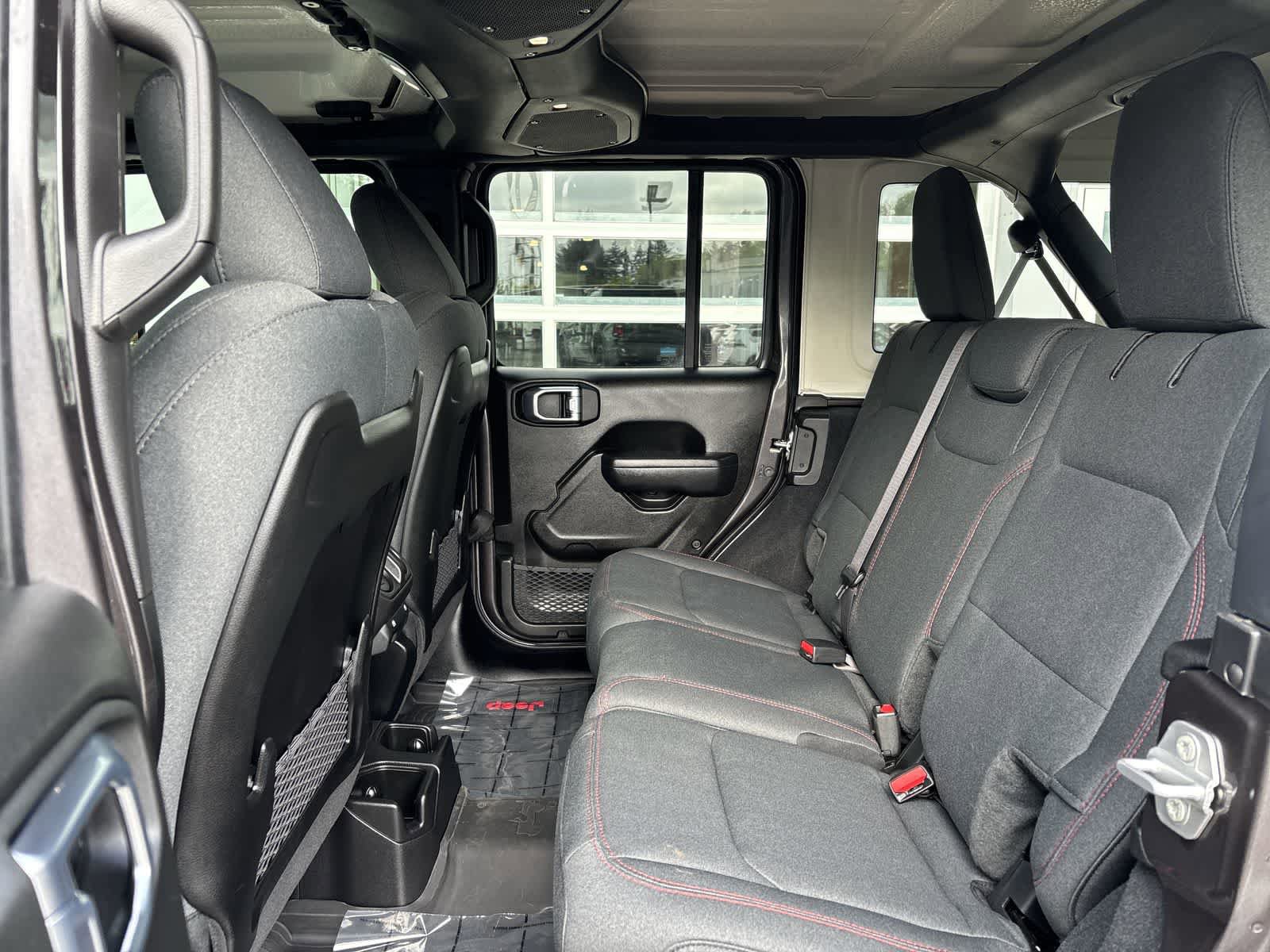Used 2026 Jeep Wrangler Unlimited Rubicon AWD/4WD image 8