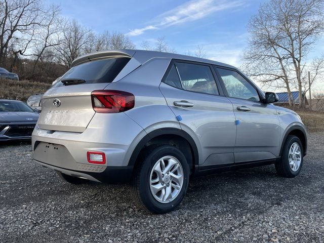 New 2026 Hyundai Venue SE image 3