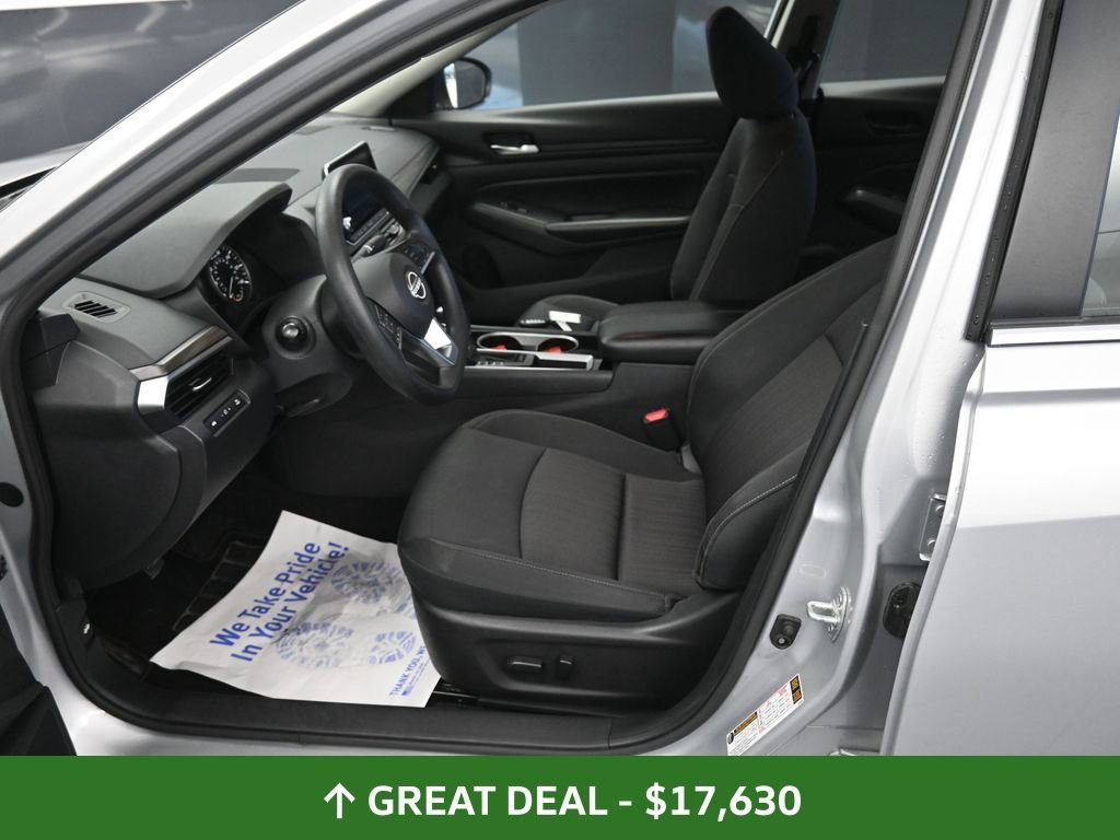 Used 2024 Nissan Altima 2.5 SV image 28