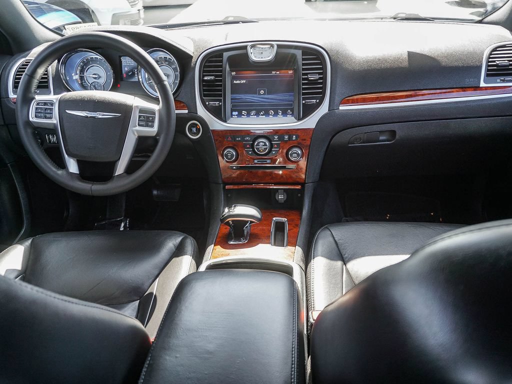 Used 2013 Chrysler 300 AWD w/ Driver Convenience Group image 15