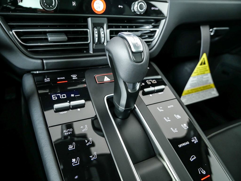 New 2026 Porsche Macan GTS image 19