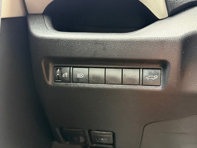 Certified 2021 Toyota RAV4 XLE Premium FWD image 28
