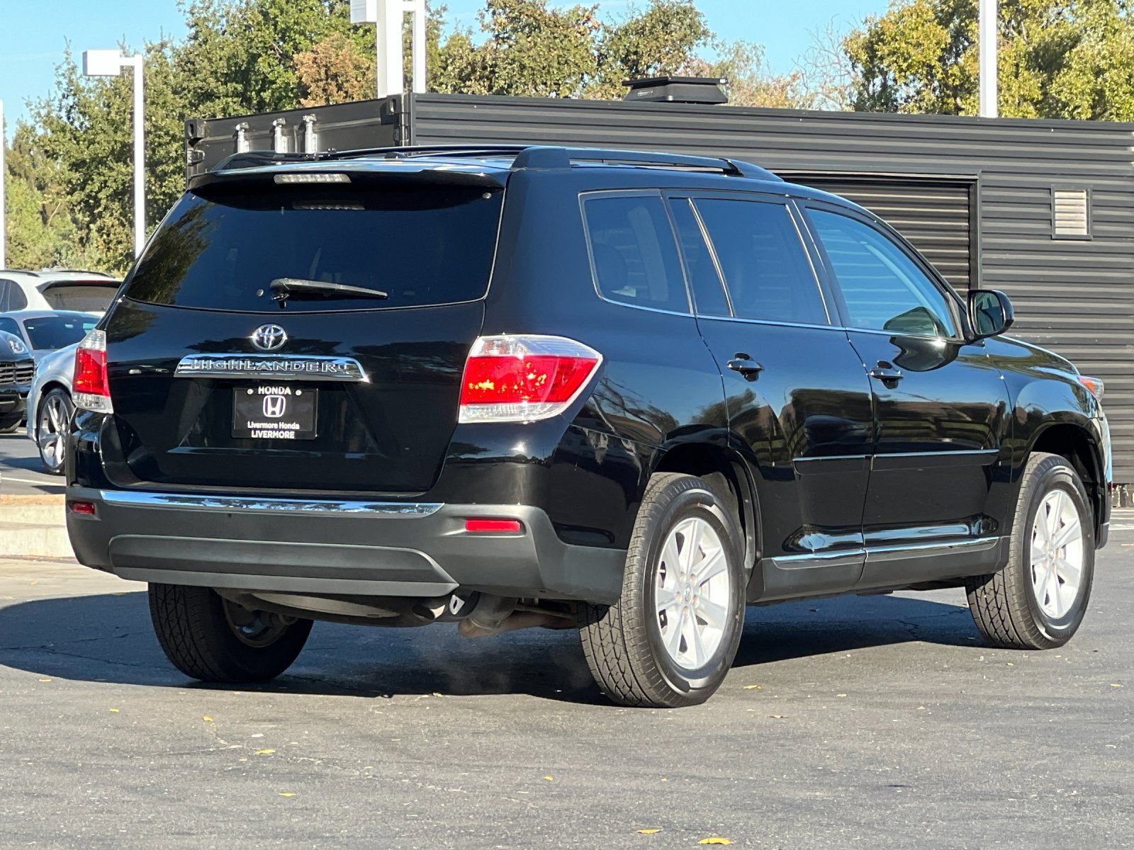Used 2013 Toyota Highlander SE FWD image 6