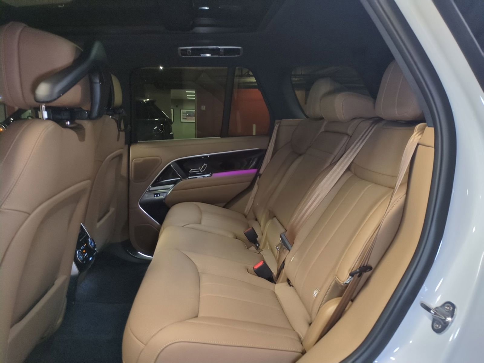 New 2026 Land Rover Range Rover SE image 25