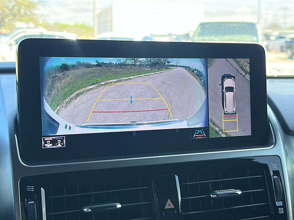 Used 2023 Lexus GX 460 Luxury w/ Accessory Package image 36