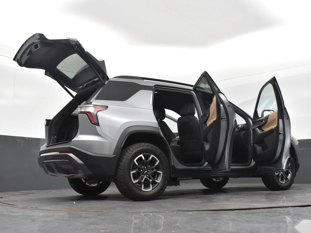 Used 2025 Chevrolet Equinox ACTIV image 33