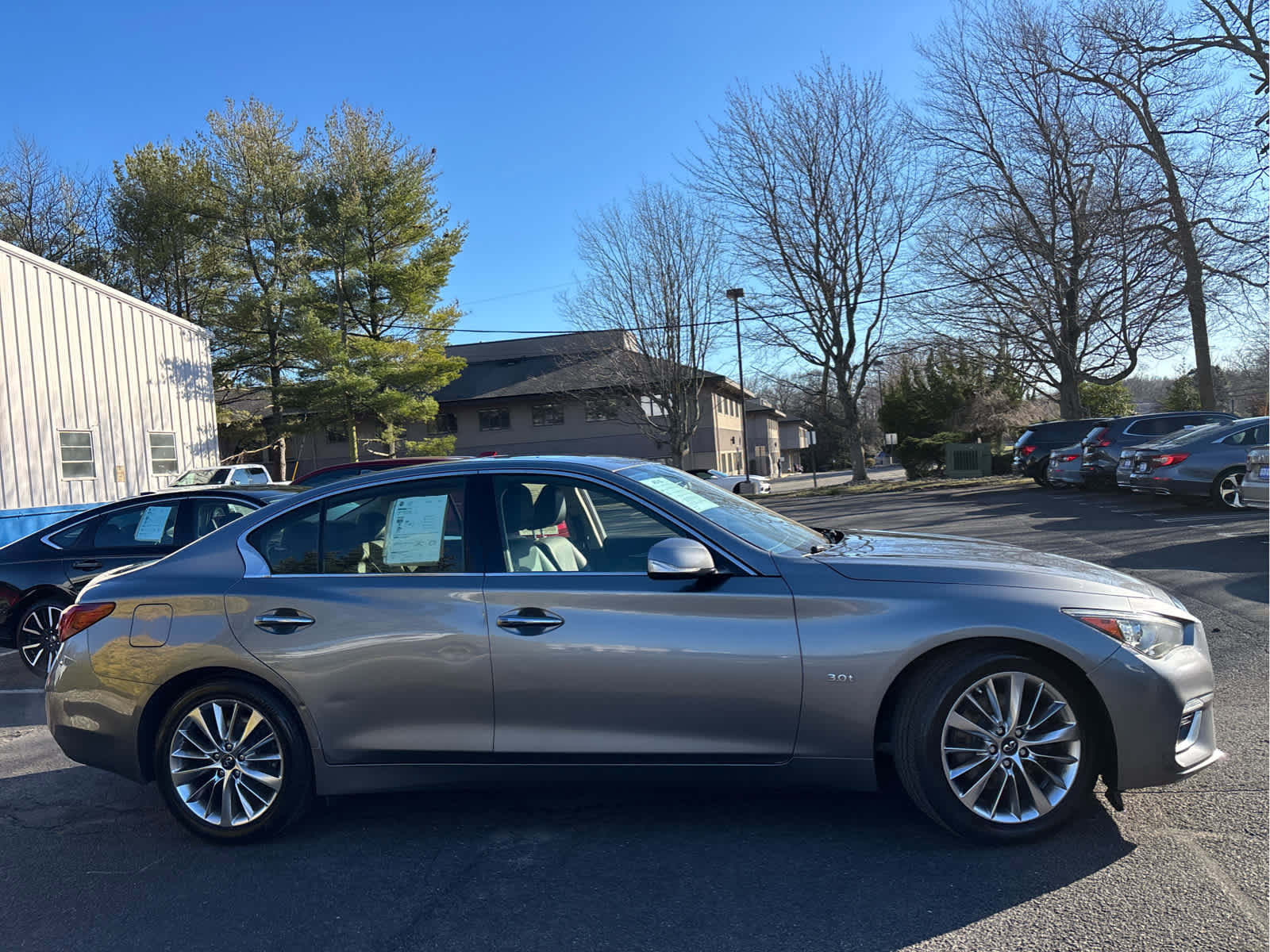 Used 2018 INFINITI Q50 Luxe w/ Essential Package (3.0T Luxe) image 3
