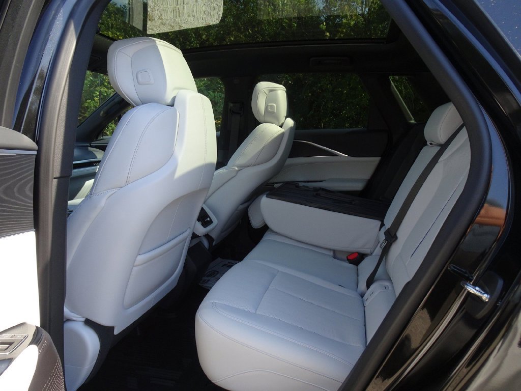 Certified 2024 Cadillac Lyriq Luxury w/ LPO, Floor Liner Package AWD/4WD image 15