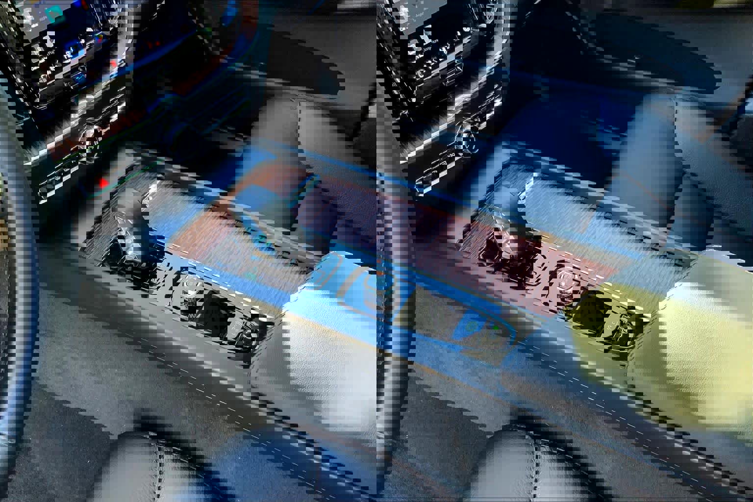 Certified 2023 Volvo XC60 T8 Plus w/ Climate Package image 16