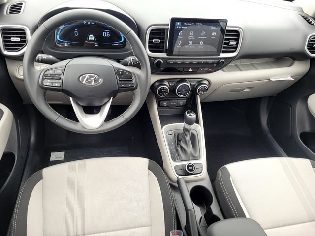 New 2025 Hyundai Venue SEL FWD image 30