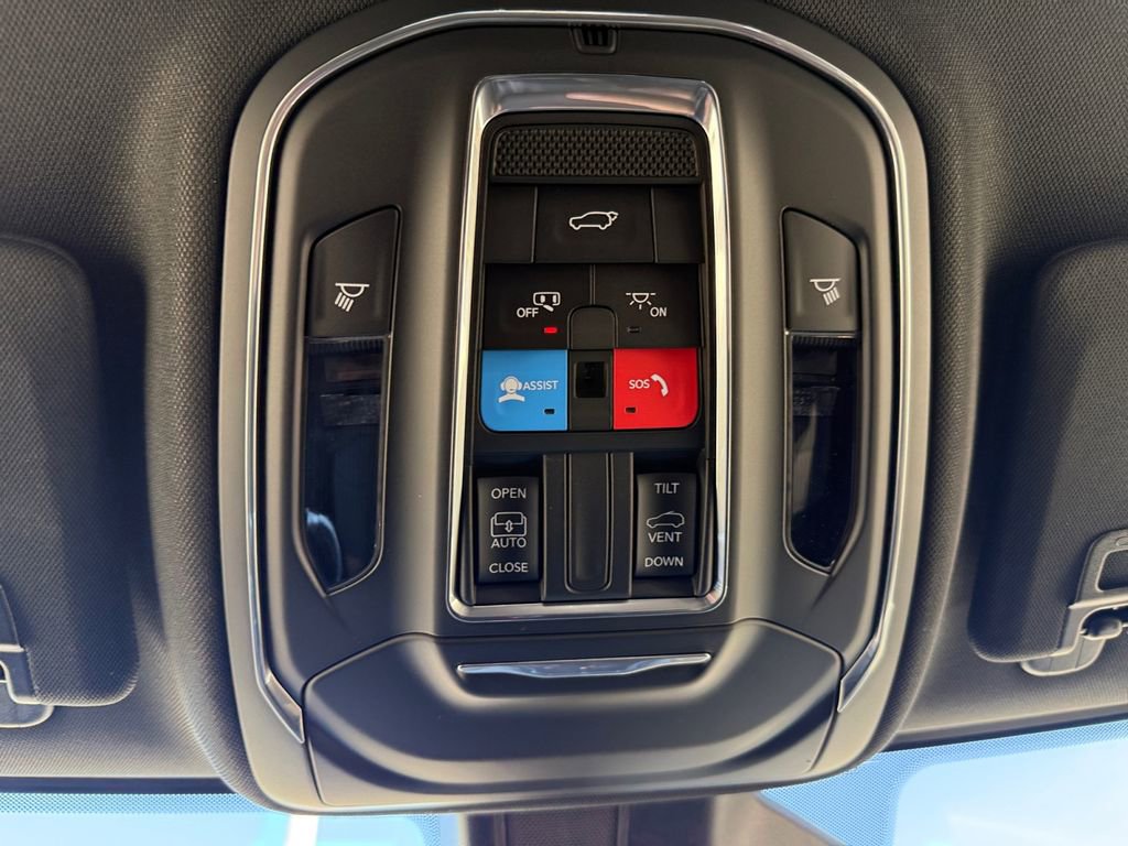 New 2025 Jeep Grand Cherokee Altitude image 26