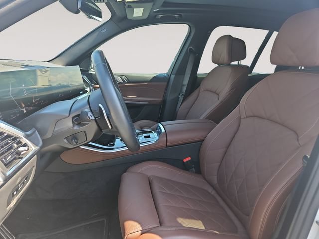 Used 2026 BMW X5 xDrive40i w/ M Sport Package AWD/4WD image 9