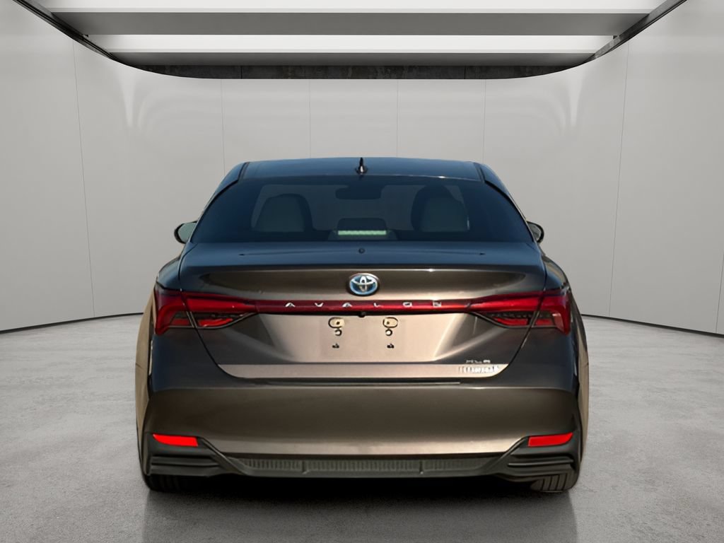 Used 2020 Toyota Avalon XLE w/ Moonroof Package FWD image 4