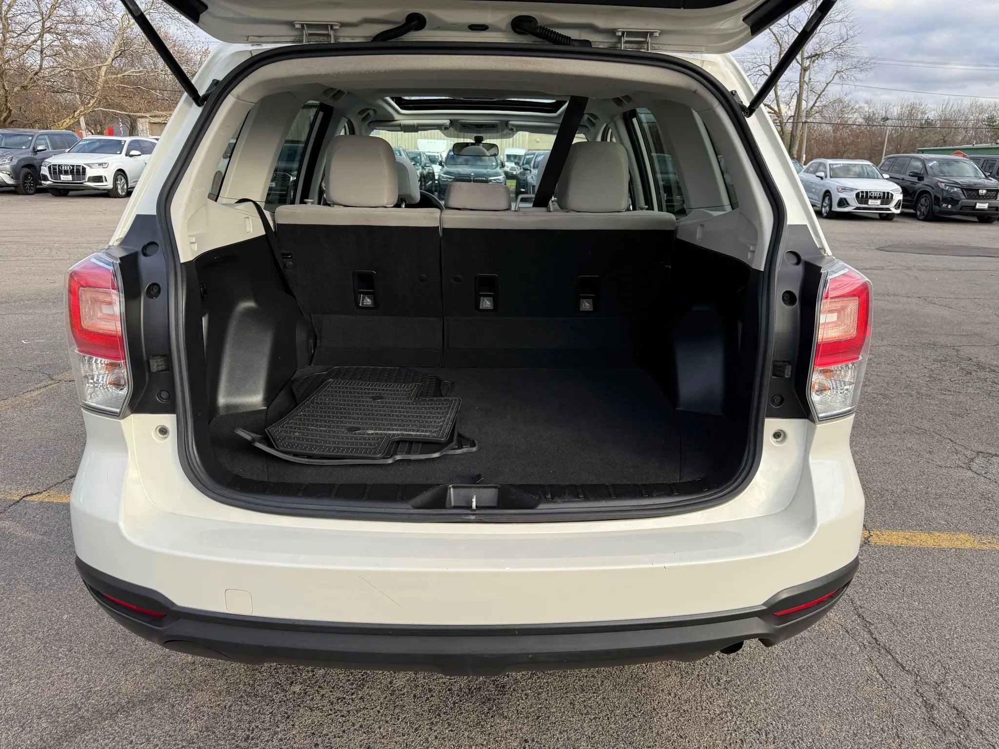 Used 2017 Subaru Forester 2.5i Premium image 5