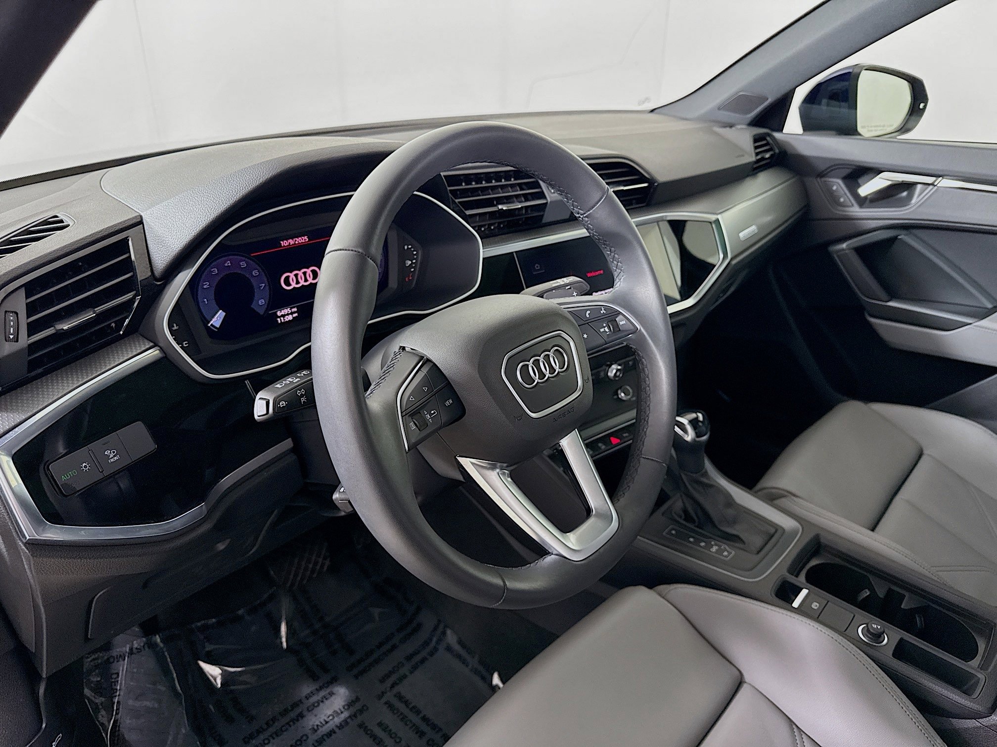 Used 2025 Audi Q3 2.0T Premium image 4