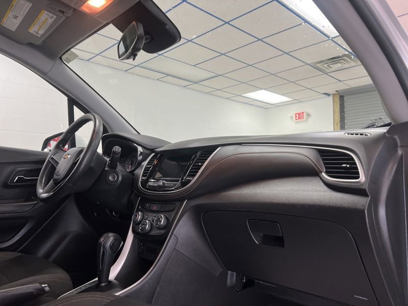 Used 2018 Chevrolet Trax LS FWD image 13