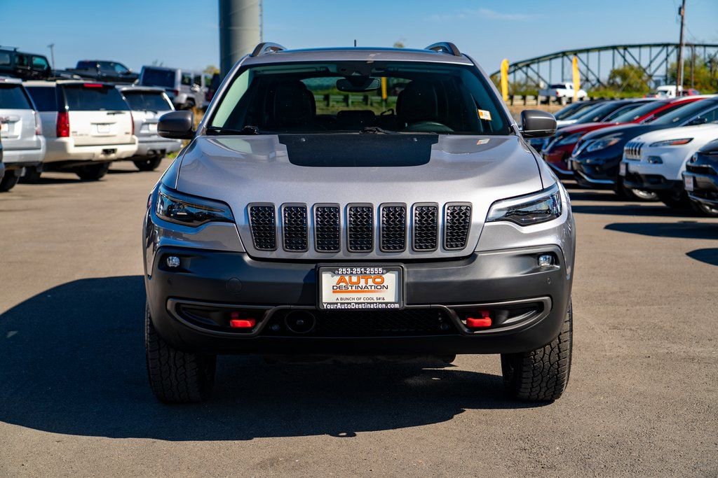 Used 2019 Jeep Cherokee Trailhawk AWD/4WD image 3