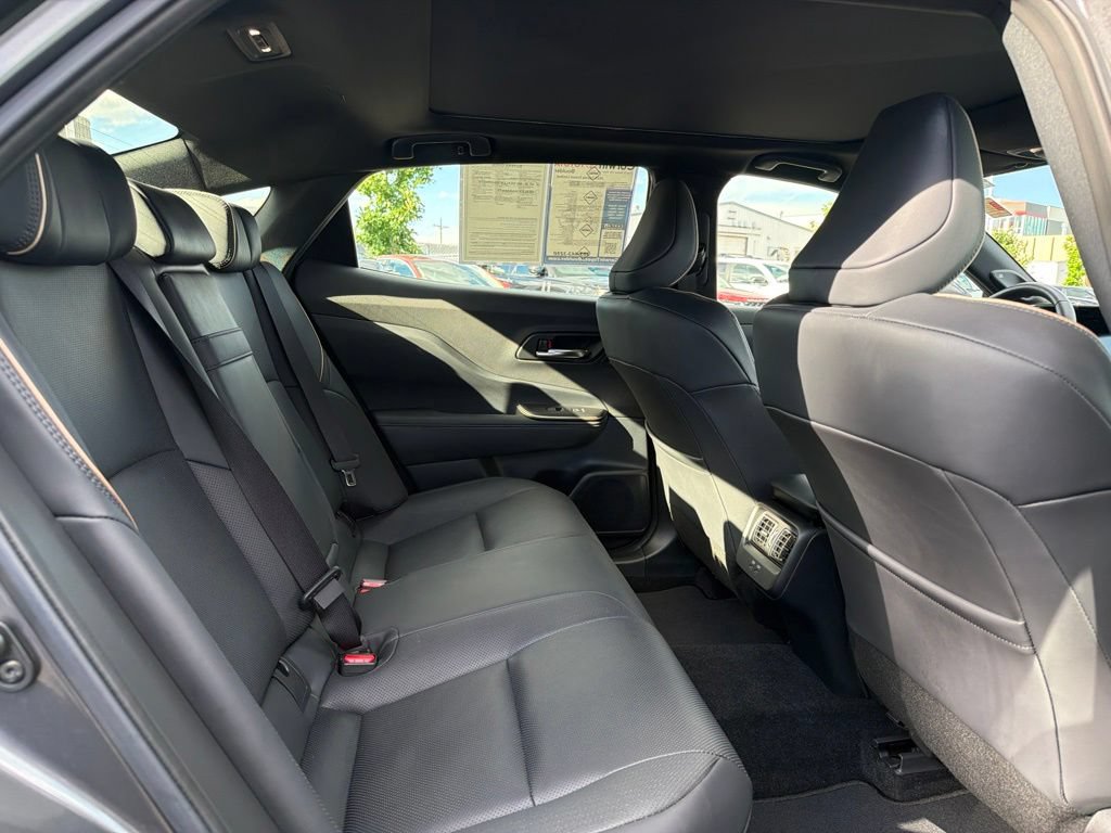 Used 2023 Toyota Crown w/ Carpet Mat Package (TMS) AWD/4WD image 15