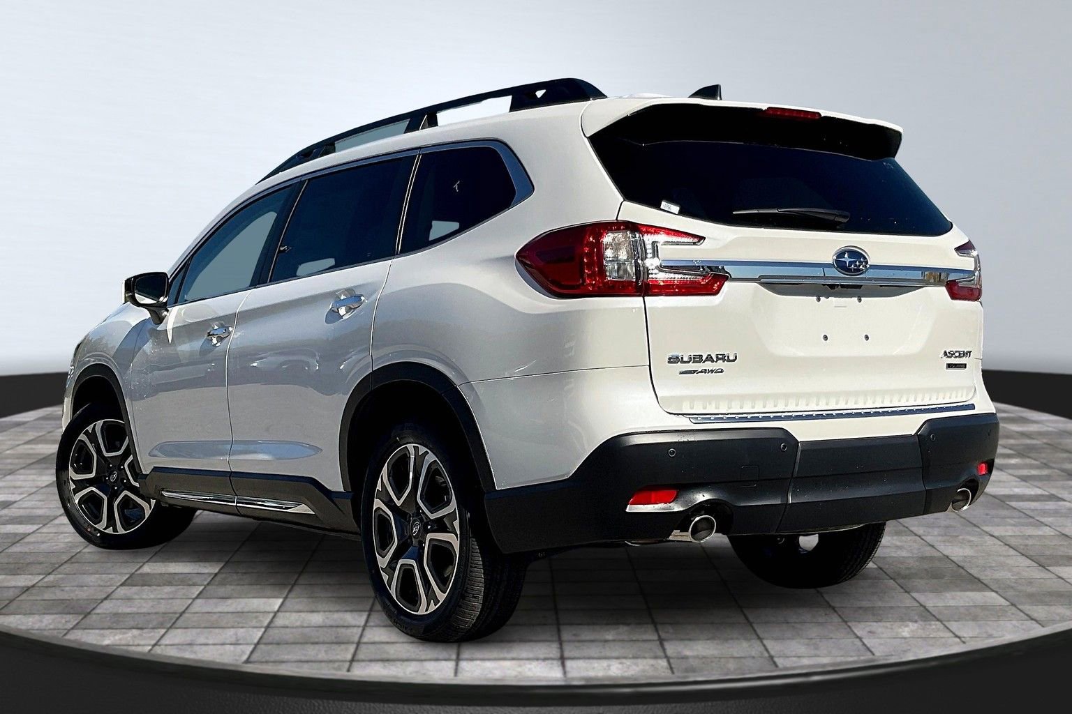 New 2025 Subaru Ascent Touring w/ Popular Package #2 image 3