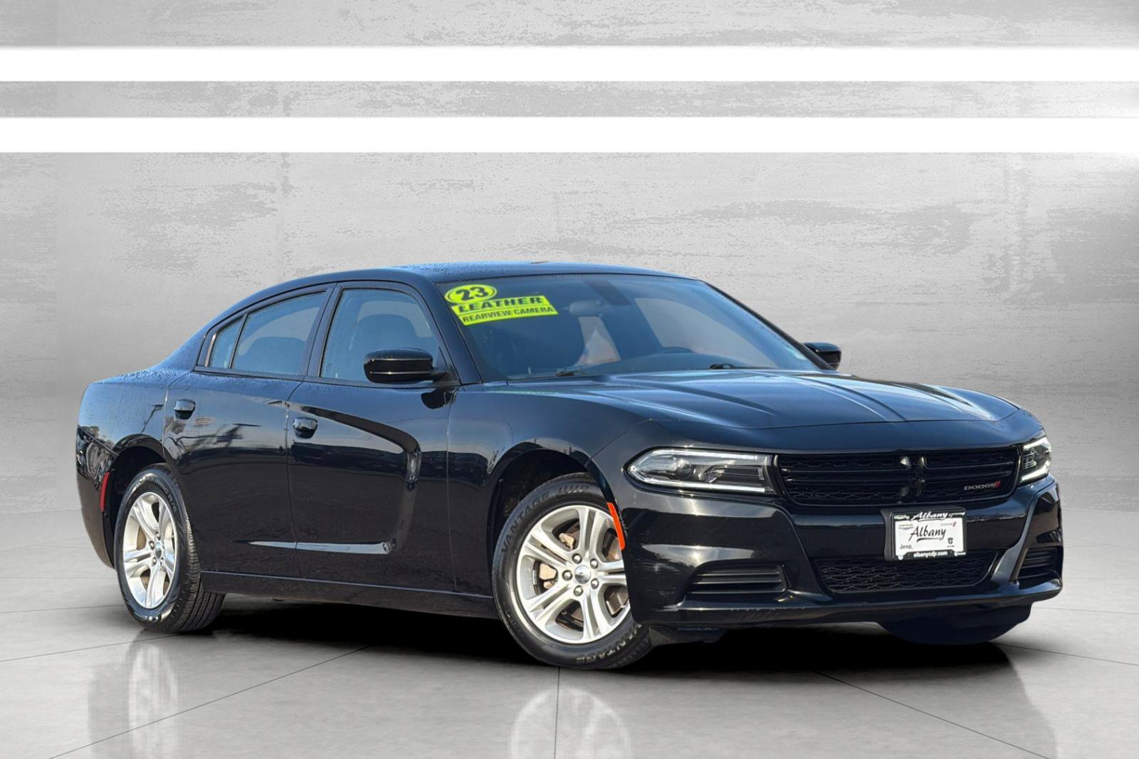 Used 2023 Dodge Charger SXT image 2