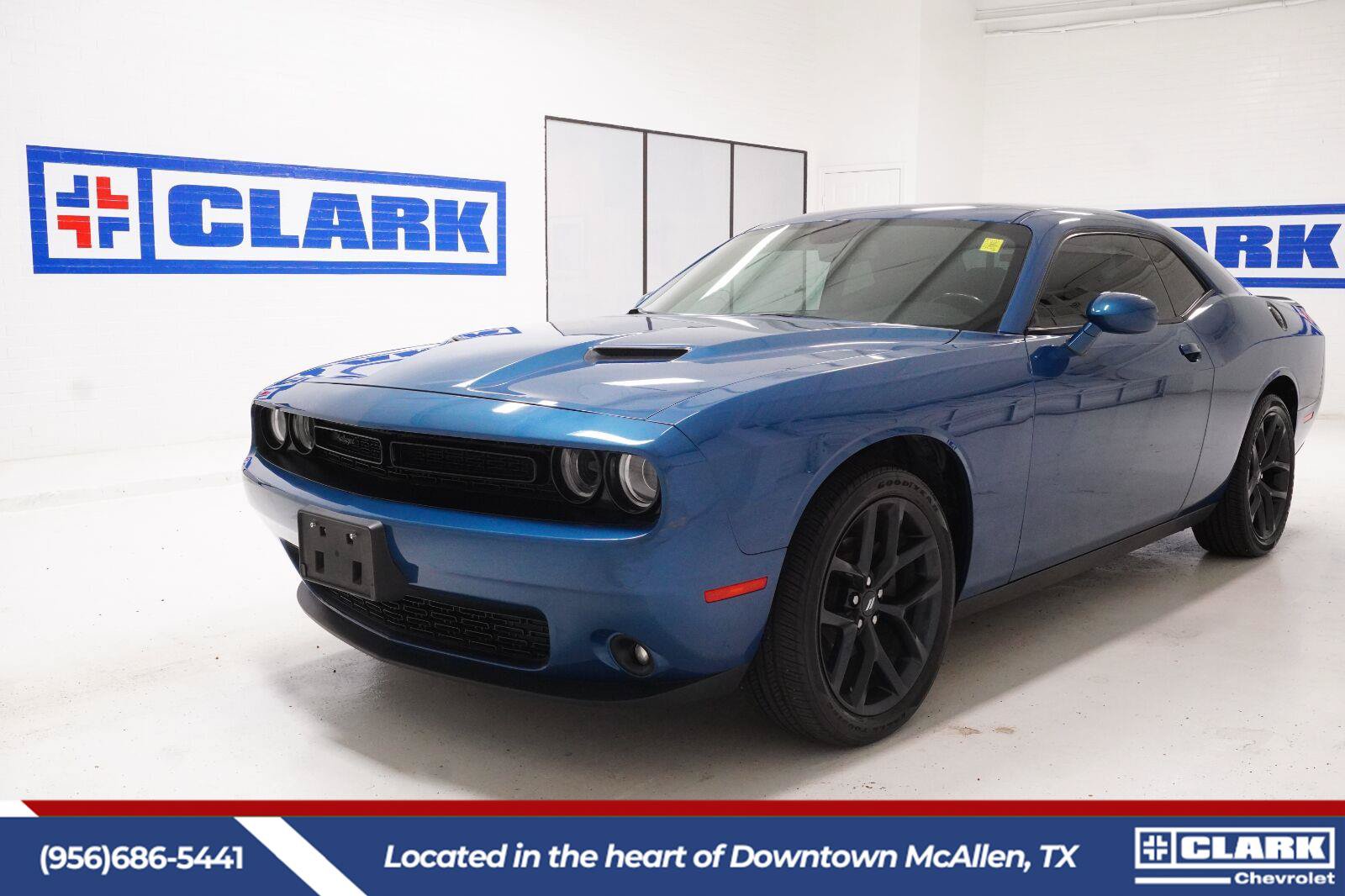 Used 2020 Dodge Challenger SXT w/ Blacktop Package RWD image 1