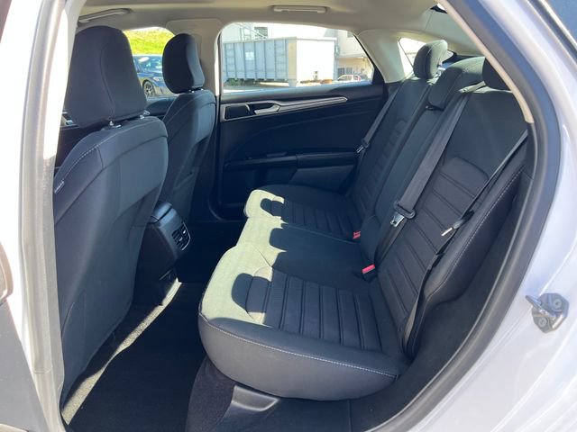 Used 2020 Ford Fusion SE image 16