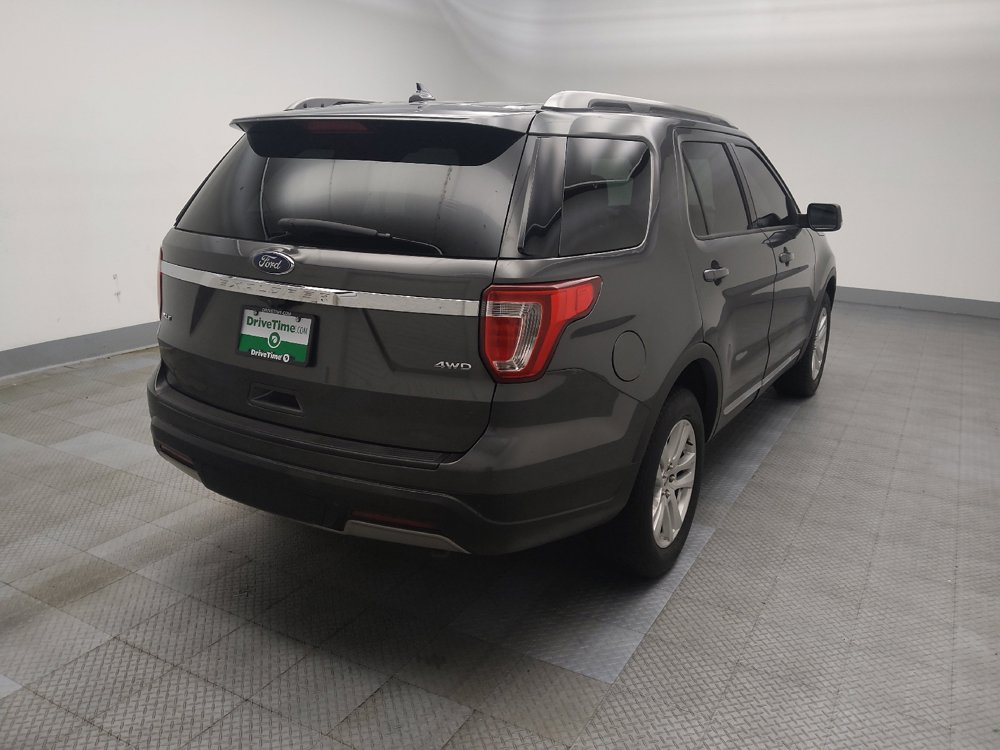 Used 2019 Ford Explorer XLT w/ Equipment Group 202A AWD/4WD image 9