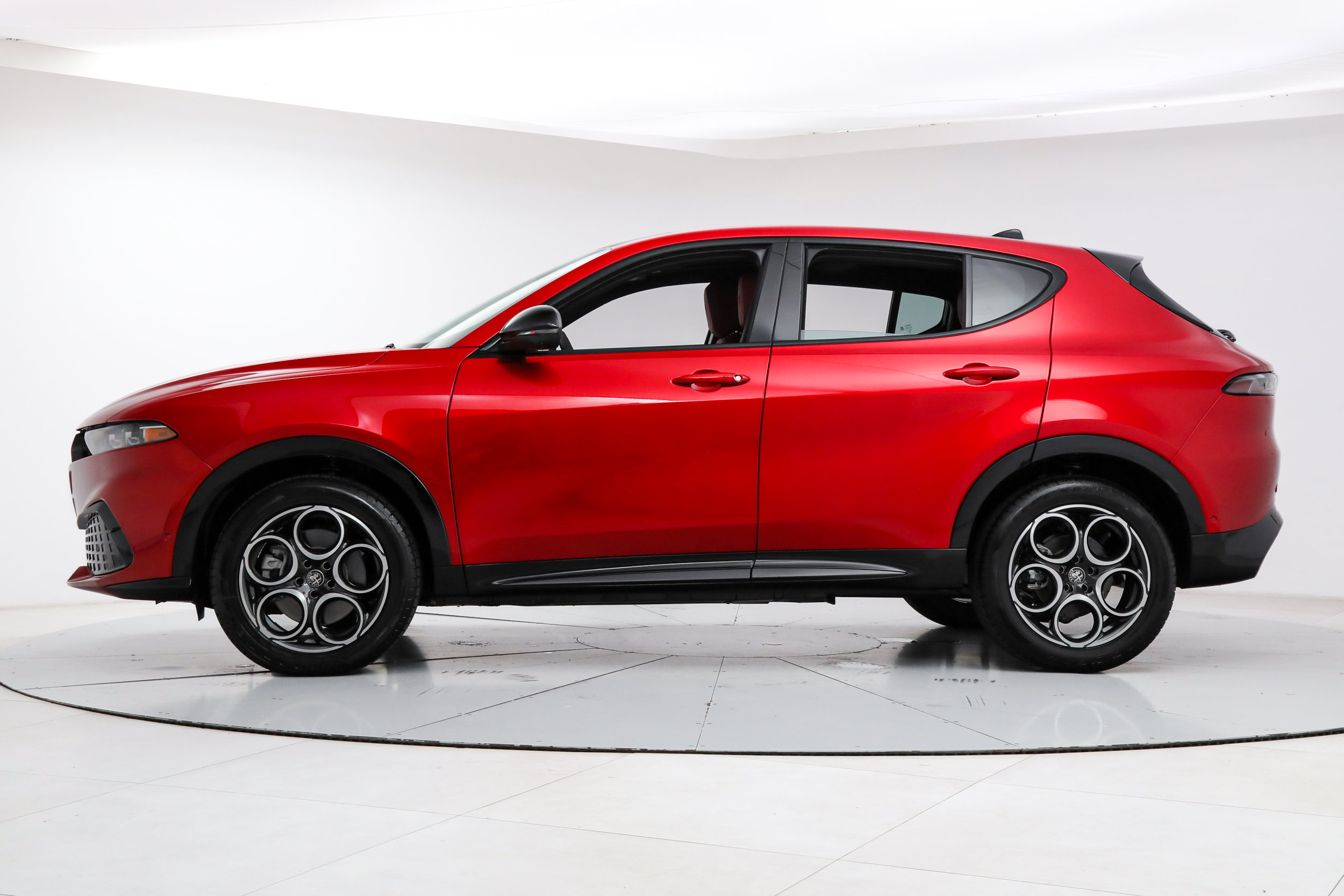 New 2026 Alfa Romeo Tonale w/ Red Premium Package AWD/4WD image 2