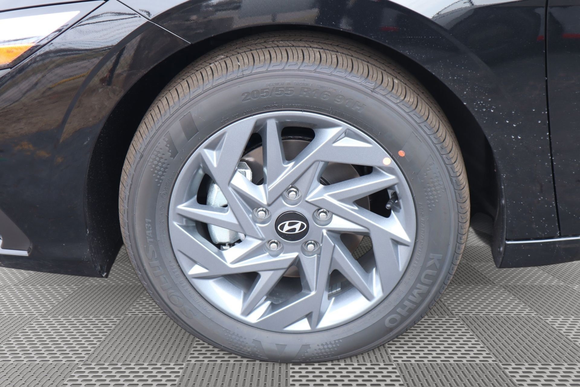 New 2026 Hyundai Elantra Hybrid FWD image 4