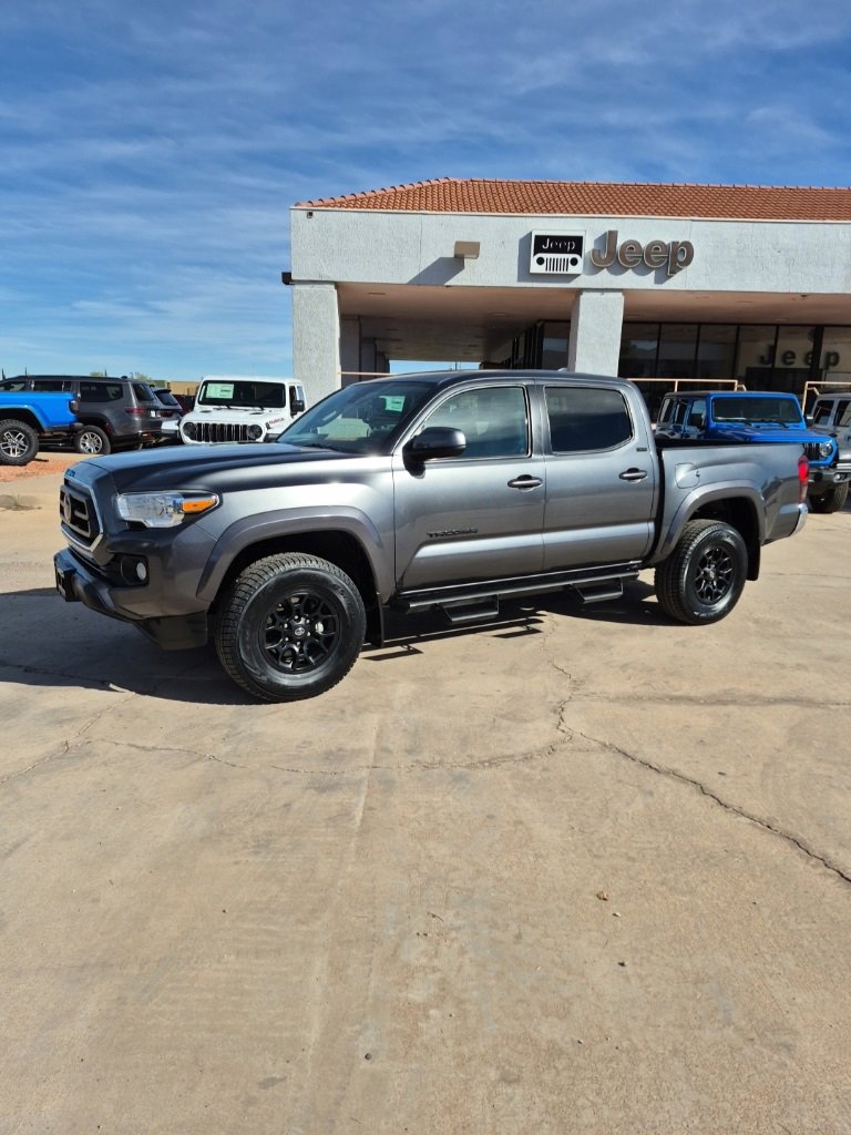 Used 2021 Toyota Tacoma 2WD Double Cab image 1
