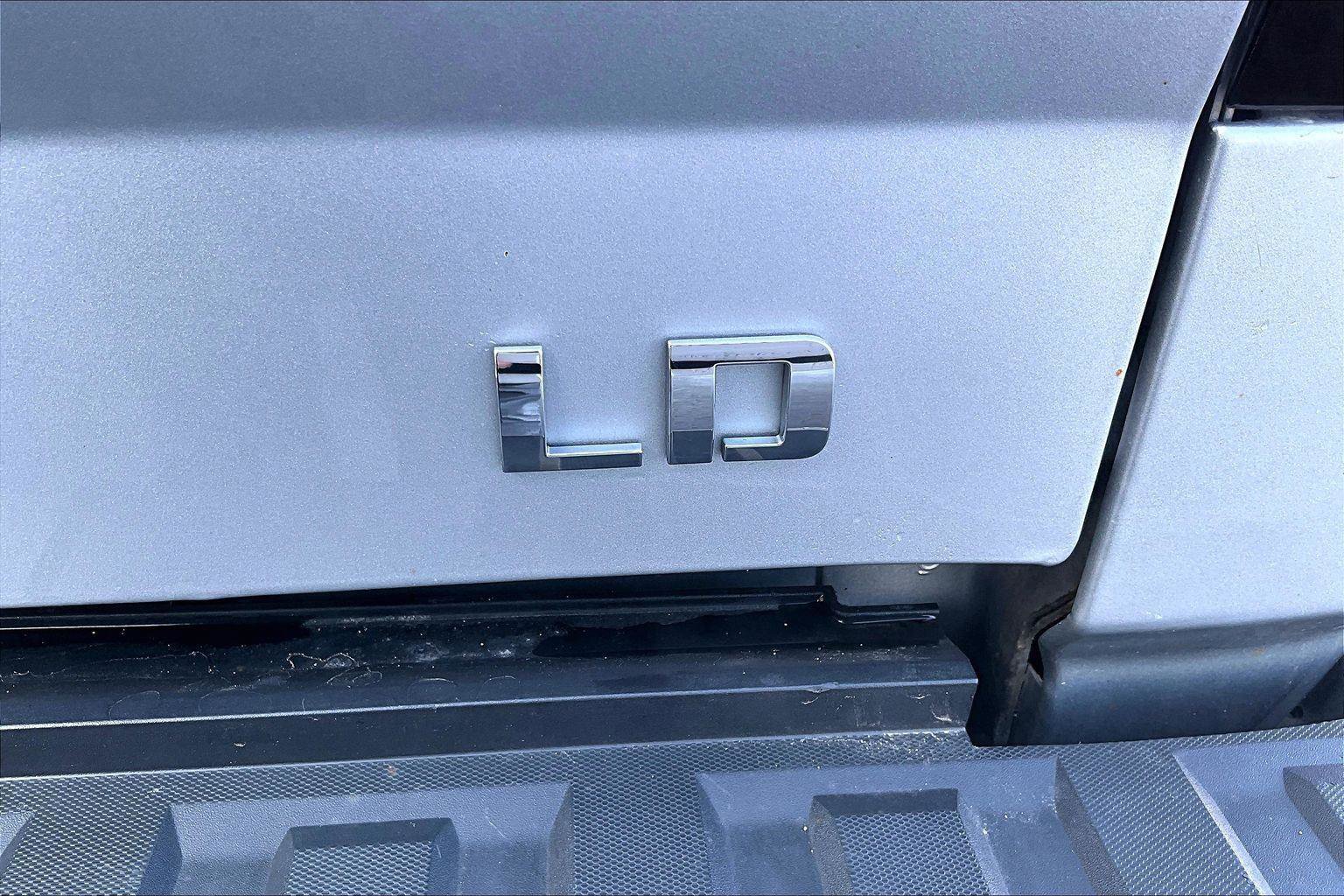 Used 2019 Chevrolet Silverado 1500 LT w/ All Star Edition image 9