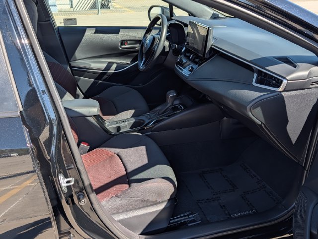 Used 2025 Toyota Corolla SE FWD image 9