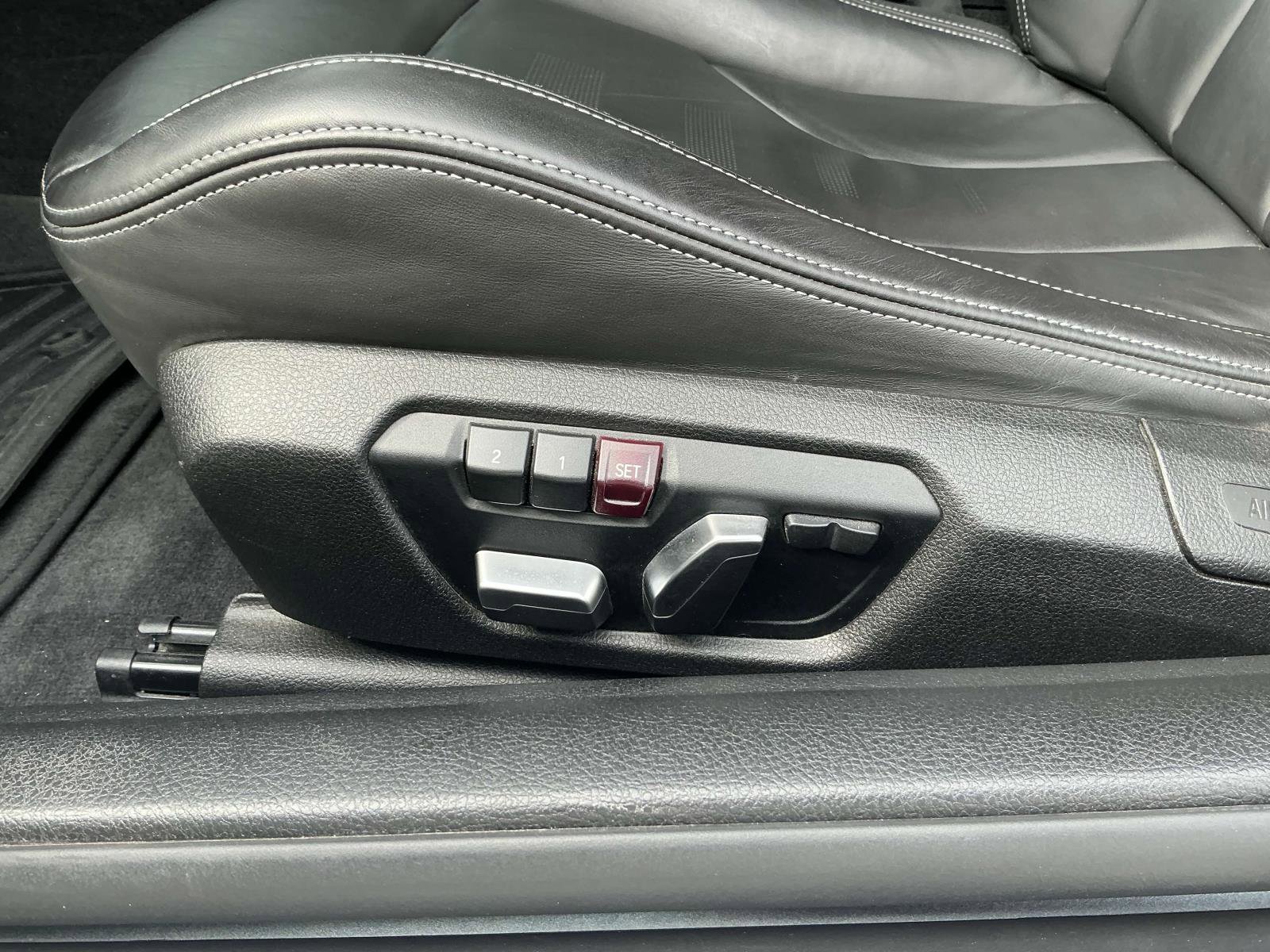 Used 2020 BMW M4 Coupe w/ Competition Package image 11