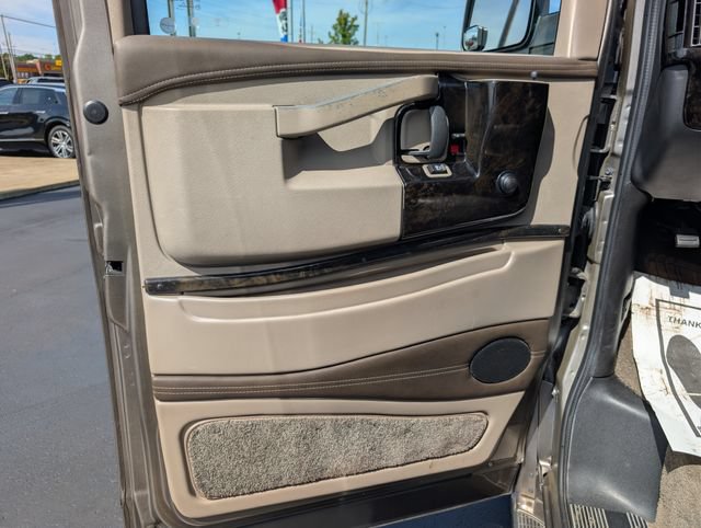 Used 2019 Chevrolet Express 2500 RWD image 9