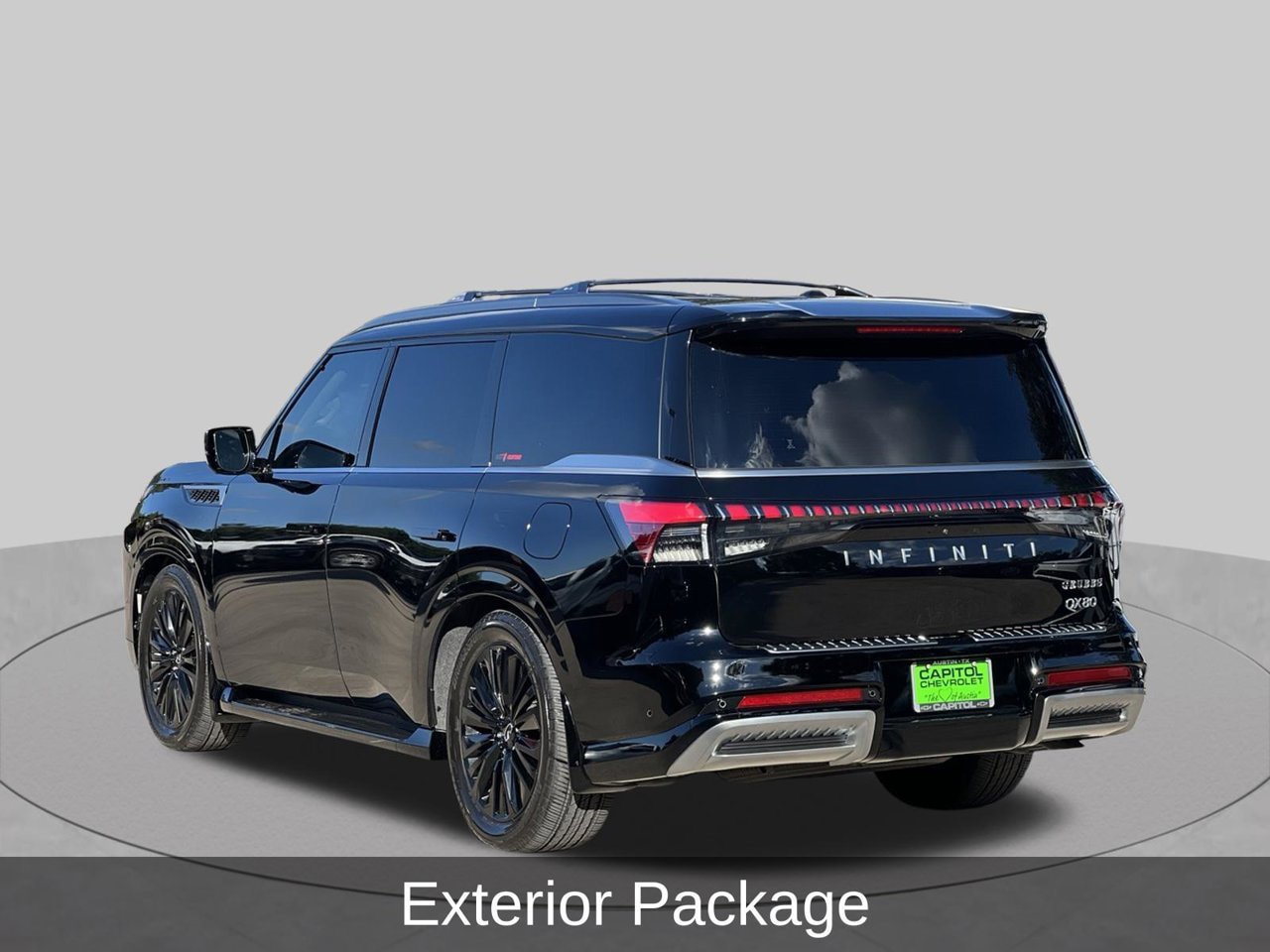 Used 2026 INFINITI QX80 Luxe RWD image 3