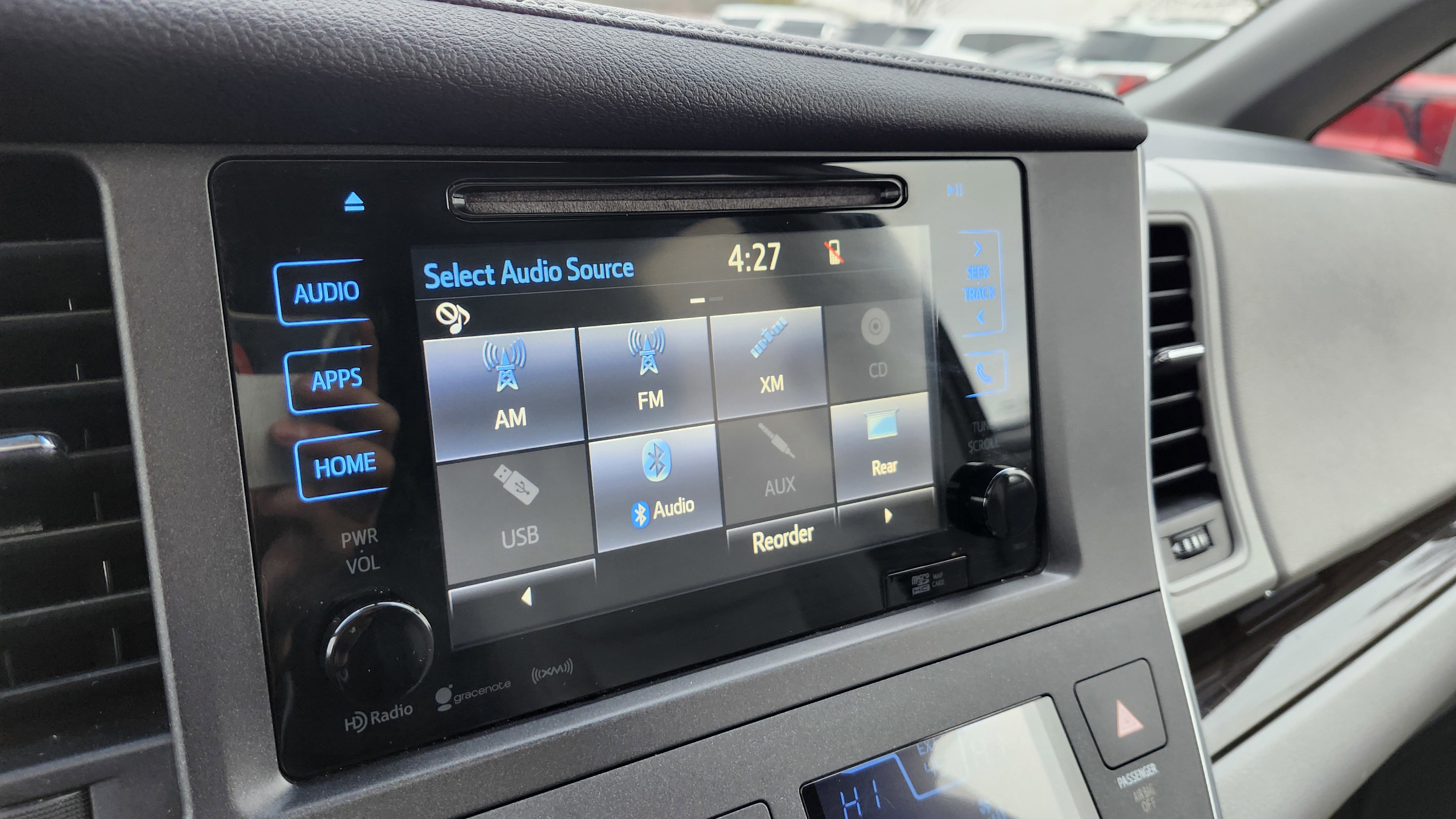 Used 2017 Toyota Sienna XLE Premium image 7